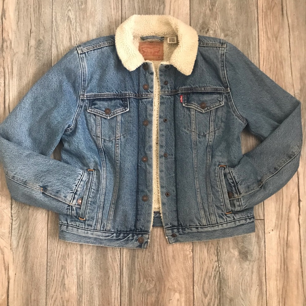 NWOT Levi’s Sherpa Tucker Jacket